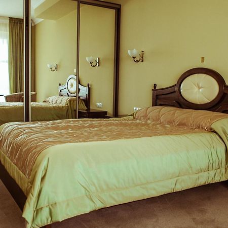 Warszawa Hotel Malekhuv ภายนอก รูปภาพ
