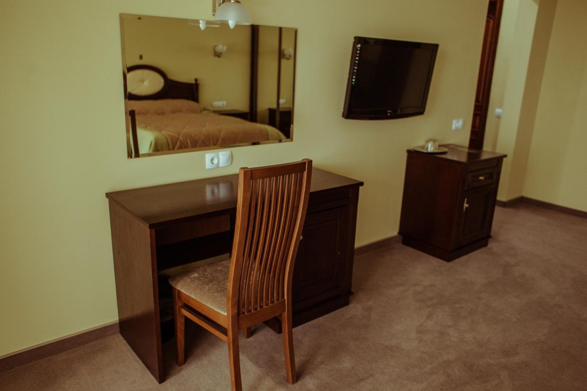 Warszawa Hotel Malekhuv ภายนอก รูปภาพ