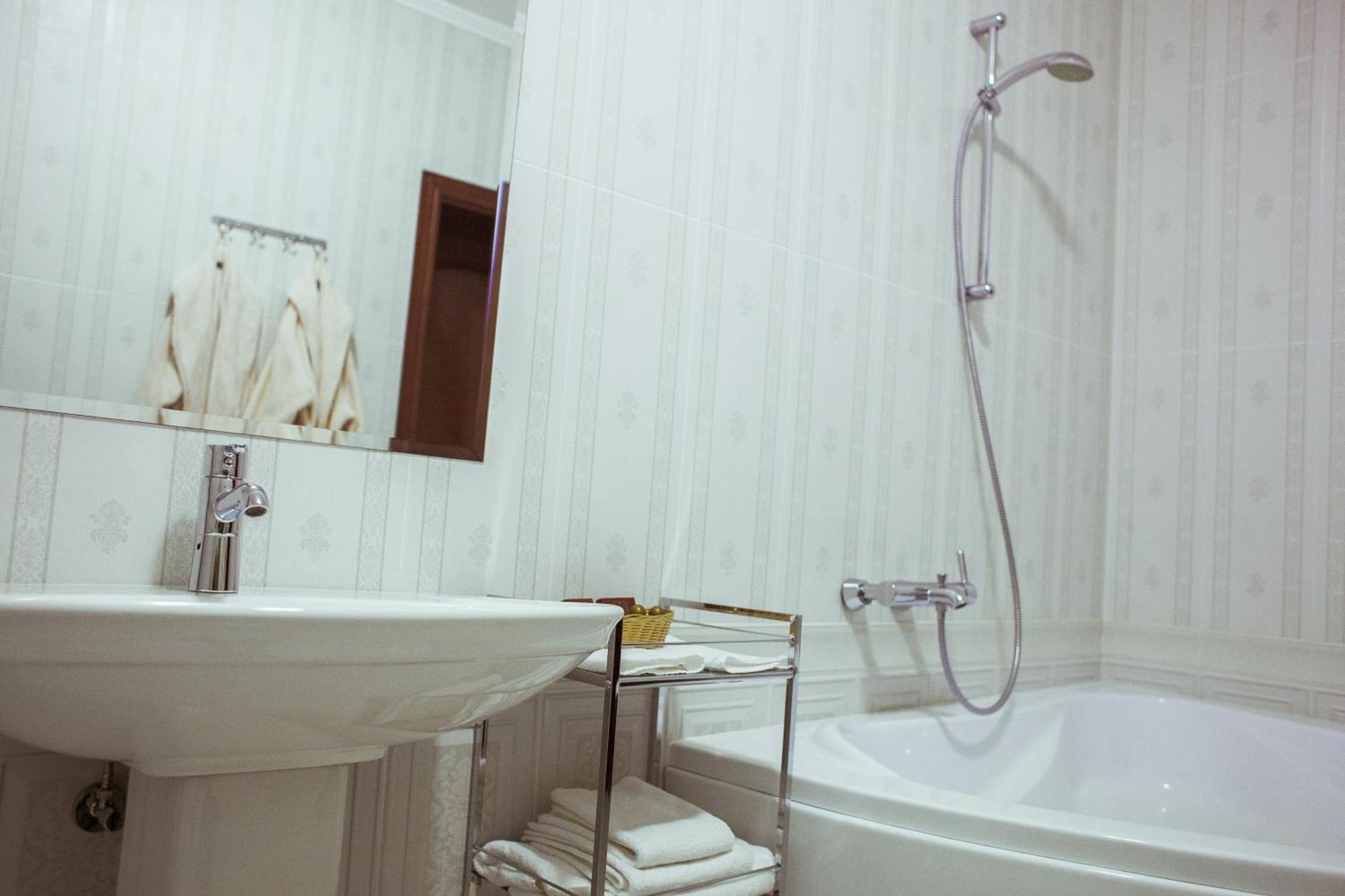 Warszawa Hotel Malekhuv ภายนอก รูปภาพ