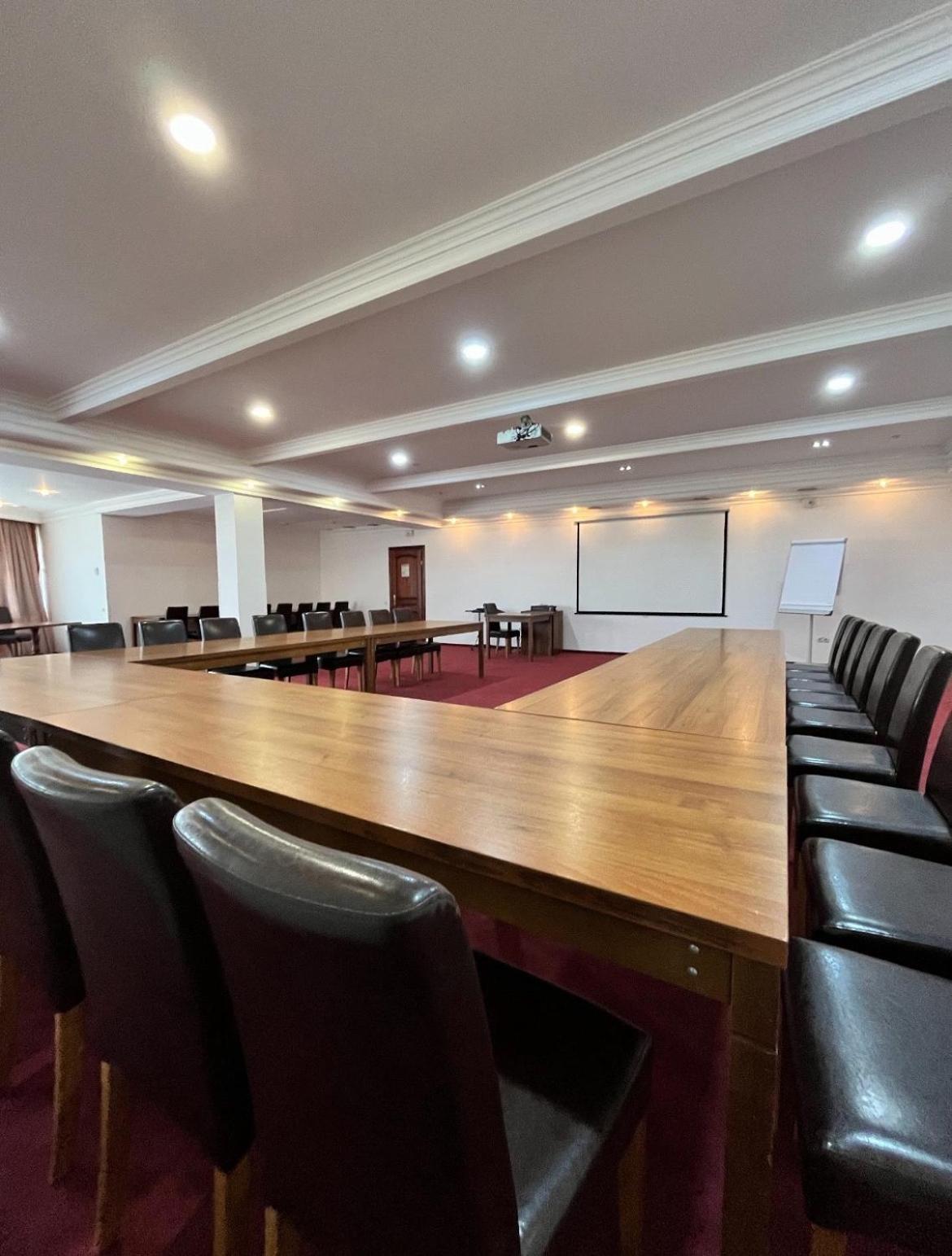 Warszawa Hotel Malekhuv ภายนอก รูปภาพ